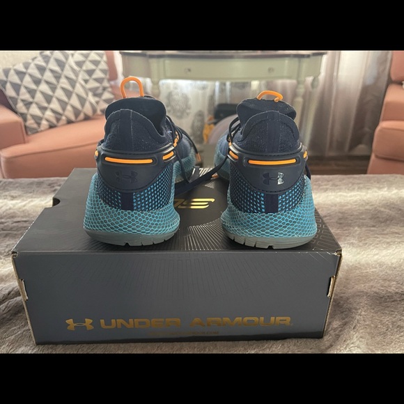 Under armor SC 6 ! Only Worn twice! - Picture 3 of 5